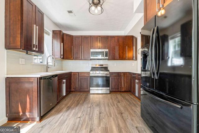 109 Oak Green Drive, Lawrenceville, GA 30044