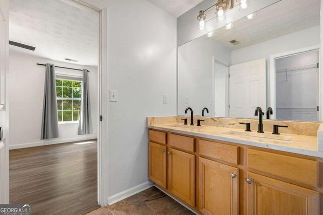 109 Oak Green Drive, Lawrenceville, GA 30044