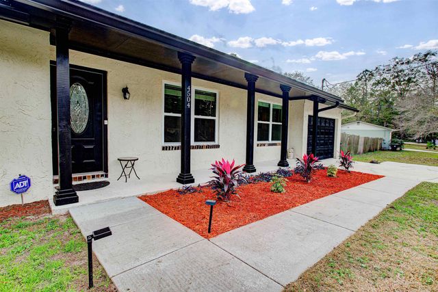 4504 Wilderness Ln N, Jacksonville, FL 32258