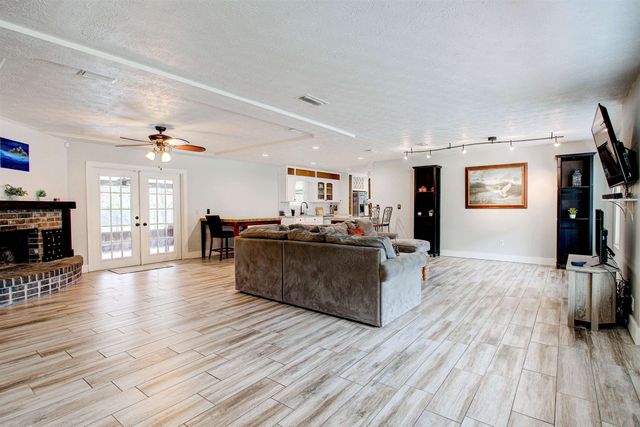 4504 Wilderness Ln N, Jacksonville, FL 32258