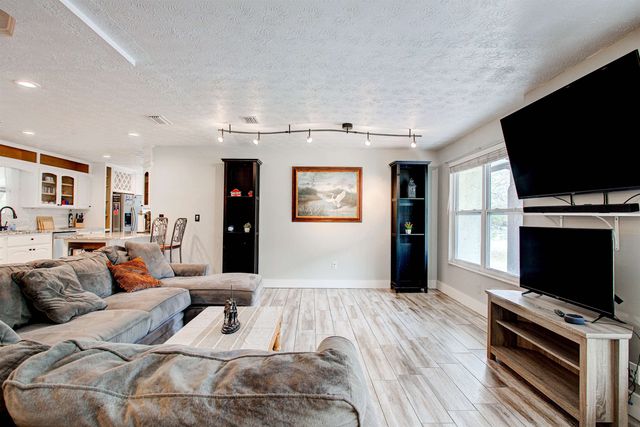 4504 Wilderness Ln N, Jacksonville, FL 32258