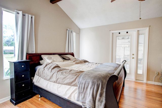 4504 Wilderness Ln N, Jacksonville, FL 32258