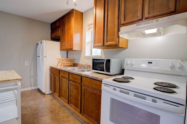 4504 Wilderness Ln N, Jacksonville, FL 32258