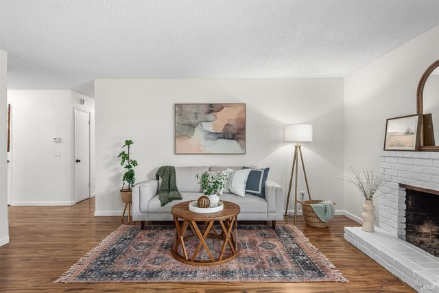 746 Bernadette Ave, Rohnert Park, CA 94928