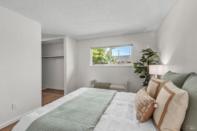 746 Bernadette Ave, Rohnert Park, CA 94928