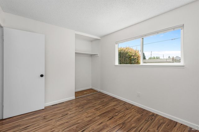 746 Bernadette Ave, Rohnert Park, CA 94928