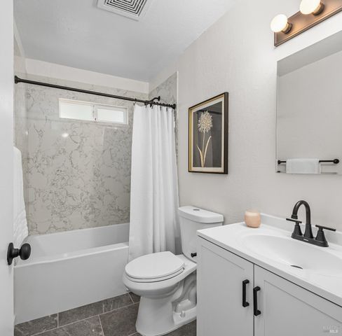 746 Bernadette Ave, Rohnert Park, CA 94928