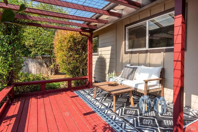 746 Bernadette Ave, Rohnert Park, CA 94928