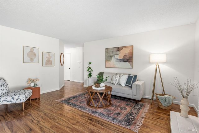 746 Bernadette Ave, Rohnert Park, CA 94928