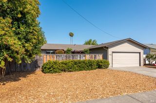 746 Bernadette Ave, Rohnert Park, CA 94928