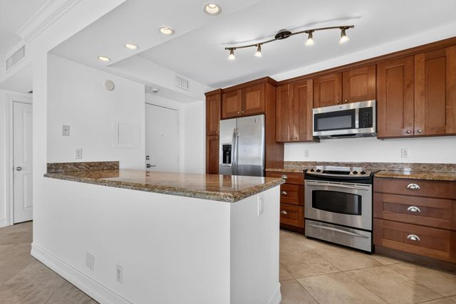 555 SE 6TH Avenue 4F, Delray Beach, FL 33483