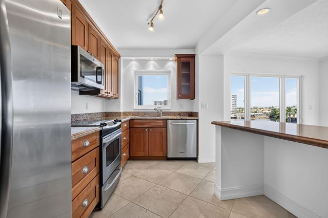 555 SE 6TH Avenue 4F, Delray Beach, FL 33483