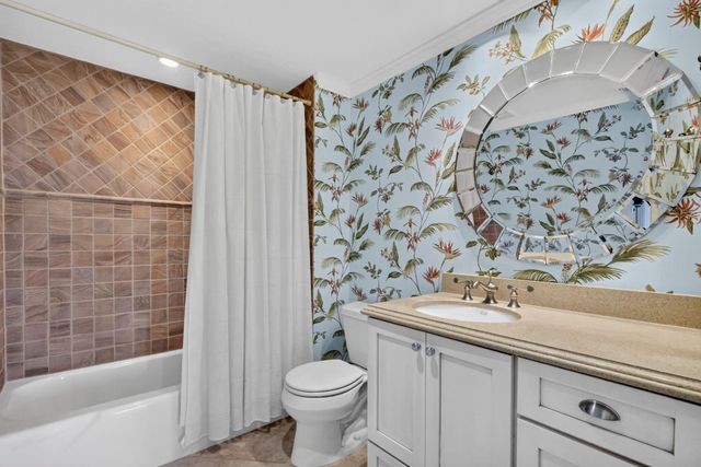 555 SE 6TH Avenue 4F, Delray Beach, FL 33483