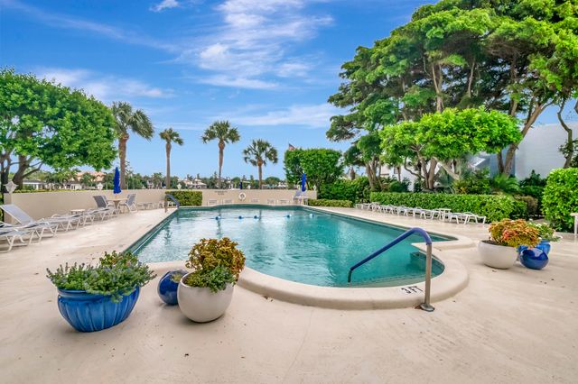 555 SE 6TH Avenue 4F, Delray Beach, FL 33483
