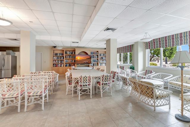 555 SE 6TH Avenue 4F, Delray Beach, FL 33483