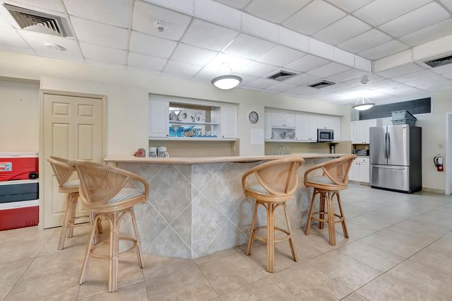 555 SE 6TH Avenue 4F, Delray Beach, FL 33483