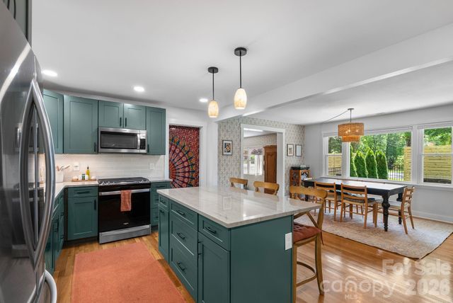 343 Oakview Park Road, Asheville, NC 28803