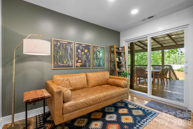 343 Oakview Park Road, Asheville, NC 28803