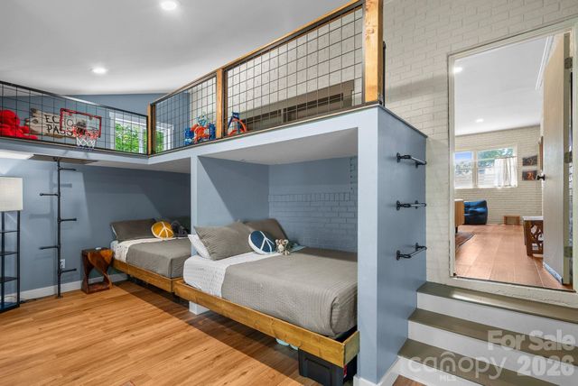 343 Oakview Park Road, Asheville, NC 28803