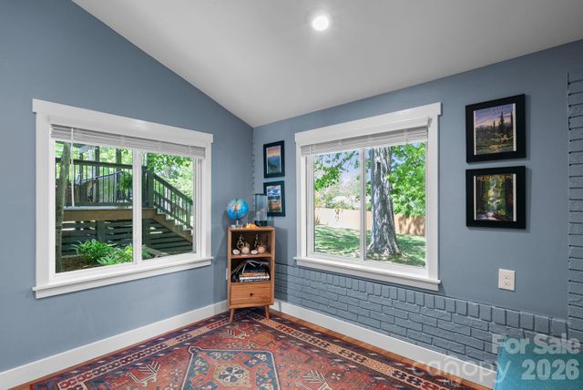 343 Oakview Park Road, Asheville, NC 28803