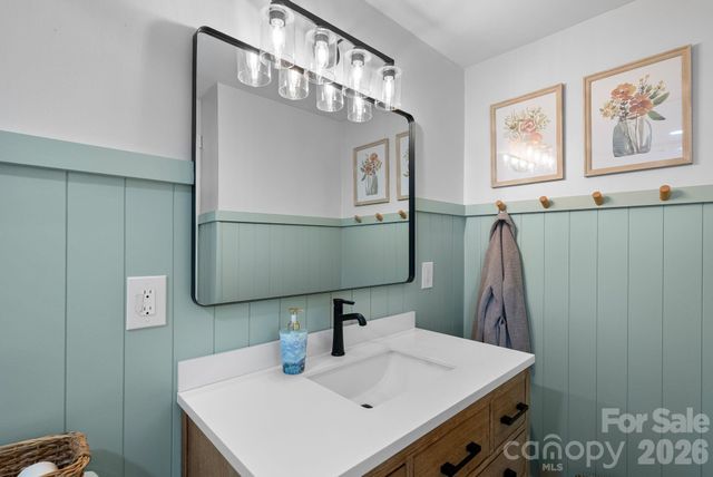 343 Oakview Park Road, Asheville, NC 28803