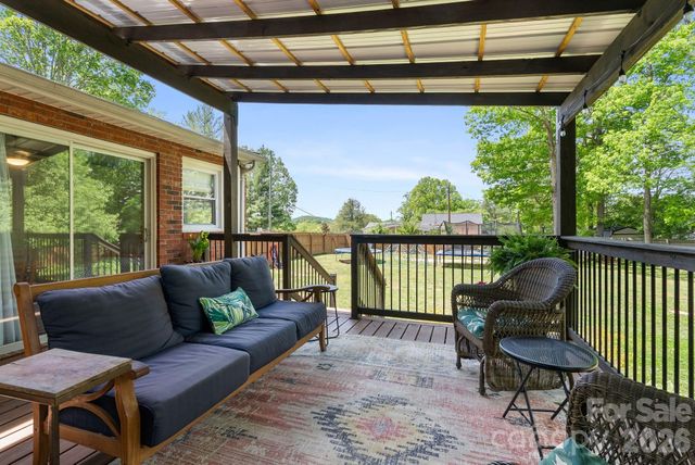 343 Oakview Park Road, Asheville, NC 28803