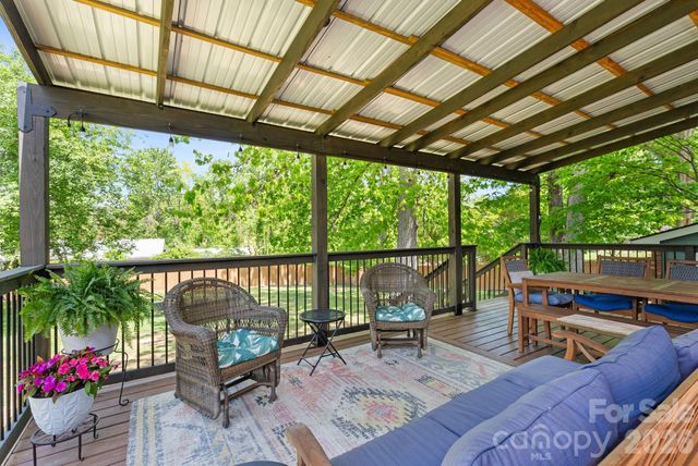343 Oakview Park Road, Asheville, NC 28803