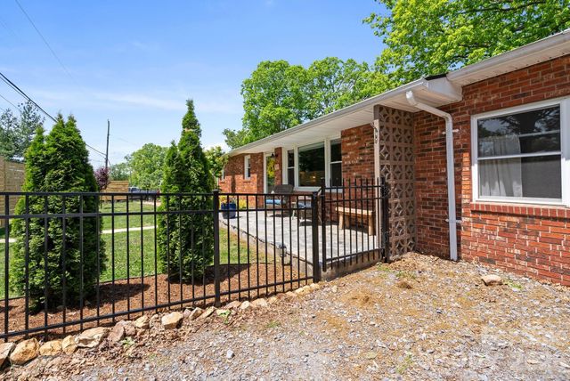 343 Oakview Park Road, Asheville, NC 28803