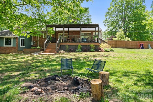 343 Oakview Park Road, Asheville, NC 28803