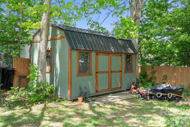 343 Oakview Park Road, Asheville, NC 28803