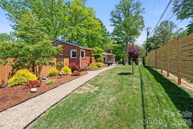 343 Oakview Park Road, Asheville, NC 28803