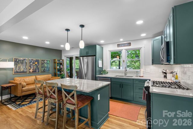 343 Oakview Park Road, Asheville, NC 28803
