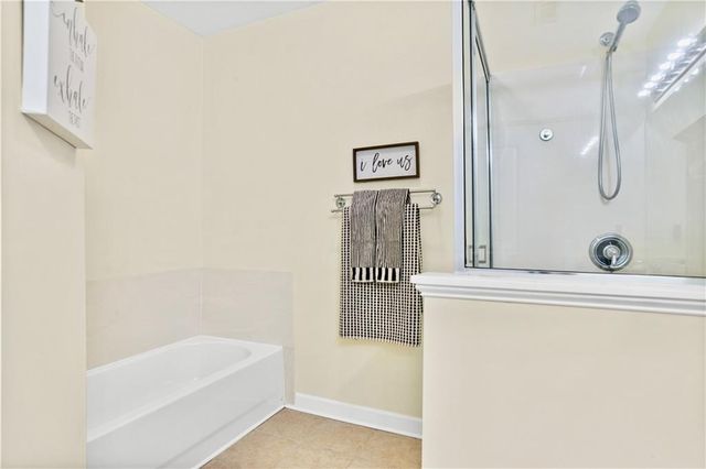 7265 Glisten Avenue 122, Atlanta, GA 30328