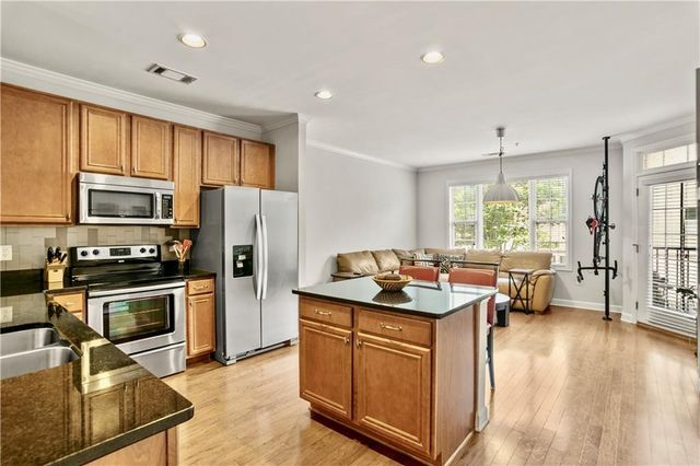 7265 Glisten Avenue 122, Atlanta, GA 30328