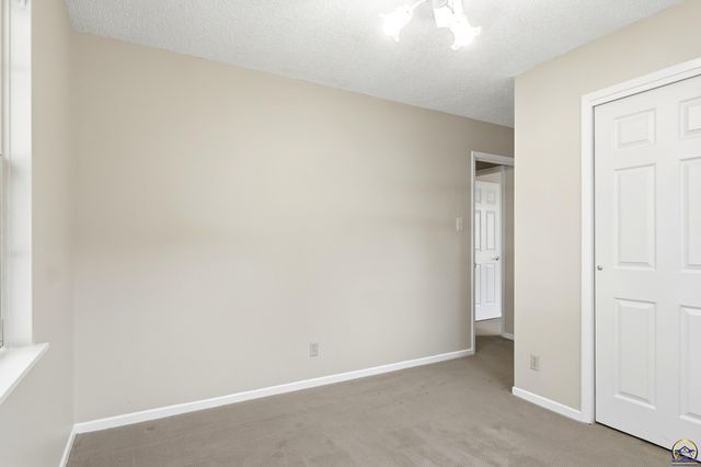 3506 SW Mission AVE, Topeka, KS 66614