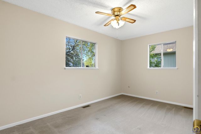 3506 SW Mission AVE, Topeka, KS 66614