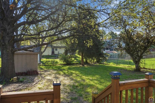 3506 SW Mission AVE, Topeka, KS 66614