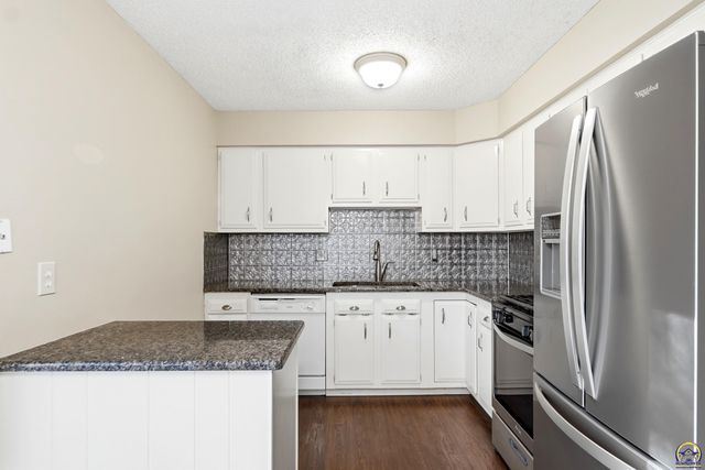3506 SW Mission AVE, Topeka, KS 66614