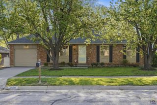 3506 SW Mission AVE, Topeka, KS 66614