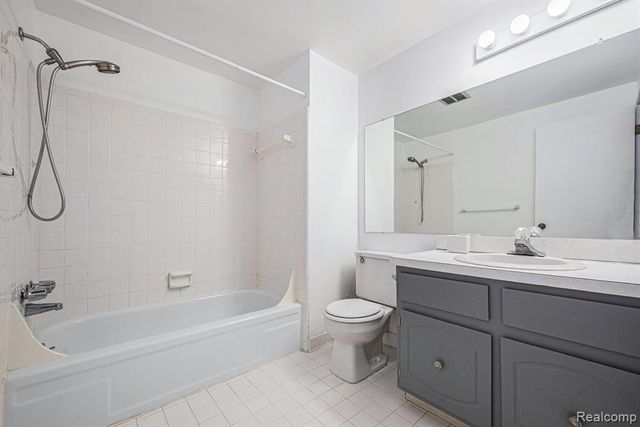 41712 Onaway Drive, Northville, MI 48167