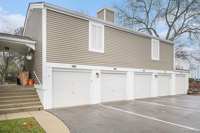 41712 Onaway Drive, Northville, MI 48167