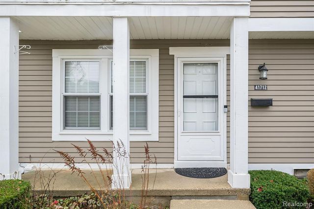 41712 Onaway Drive, Northville, MI 48167