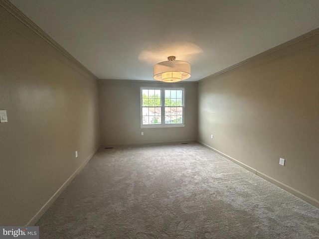 28 COTTONWOOD DR, Southampton, PA 18966
