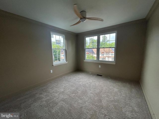 28 COTTONWOOD DR, Southampton, PA 18966