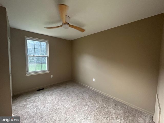 28 COTTONWOOD DR, Southampton, PA 18966