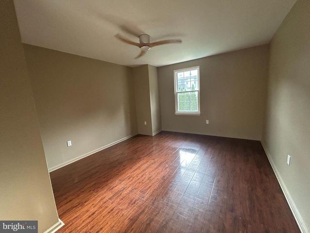 28 COTTONWOOD DR, Southampton, PA 18966