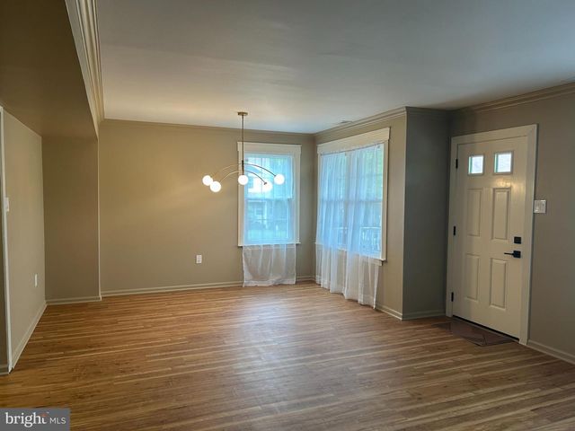 28 COTTONWOOD DR, Southampton, PA 18966