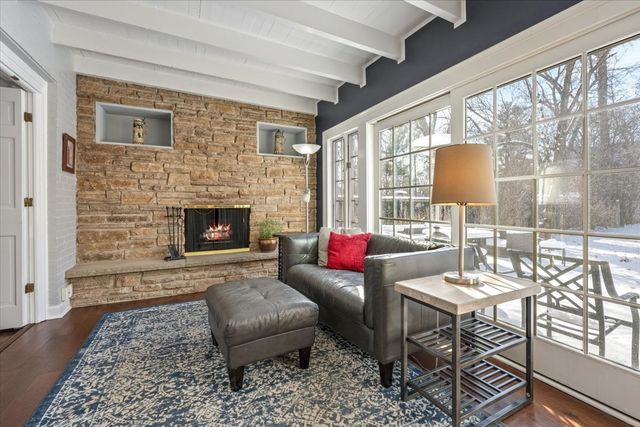 909 Locust Road, Wilmette, IL 60091