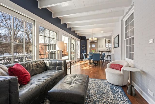 909 Locust Road, Wilmette, IL 60091