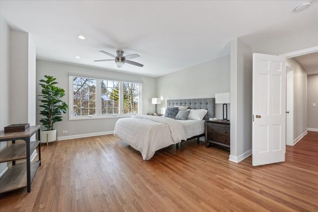 909 Locust Road, Wilmette, IL 60091